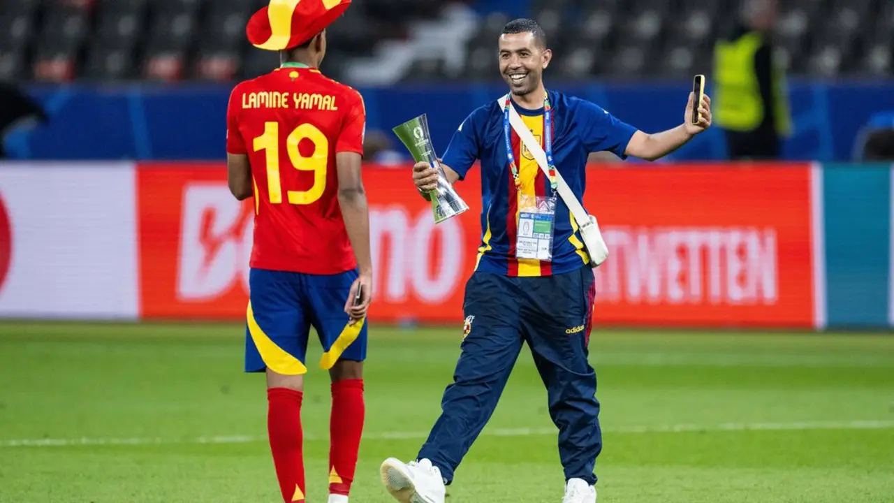 . El padre de Lamine Yamal carg&oacute; duramente contra el resultado del Bal&oacute;n de Oro 2025. / EP