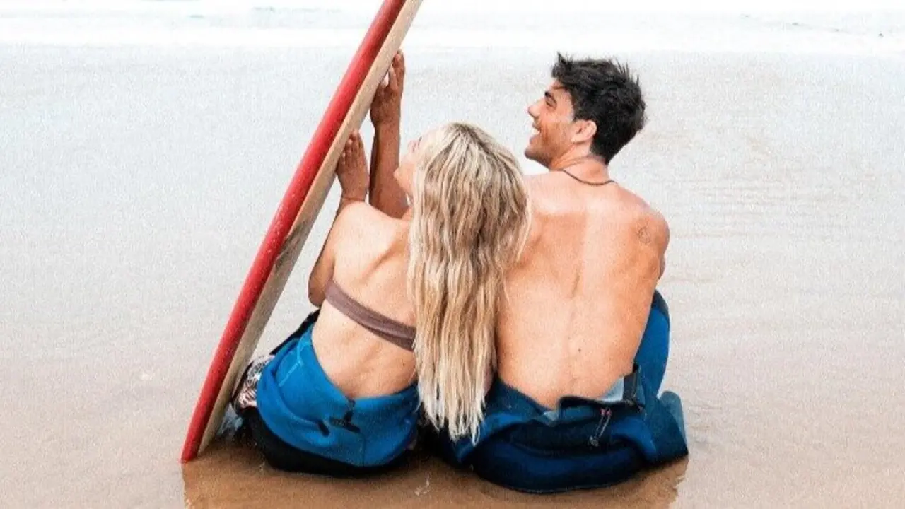 Ana Mena y &Oacute;scar Casas durante sus vacaciones. / Instagram