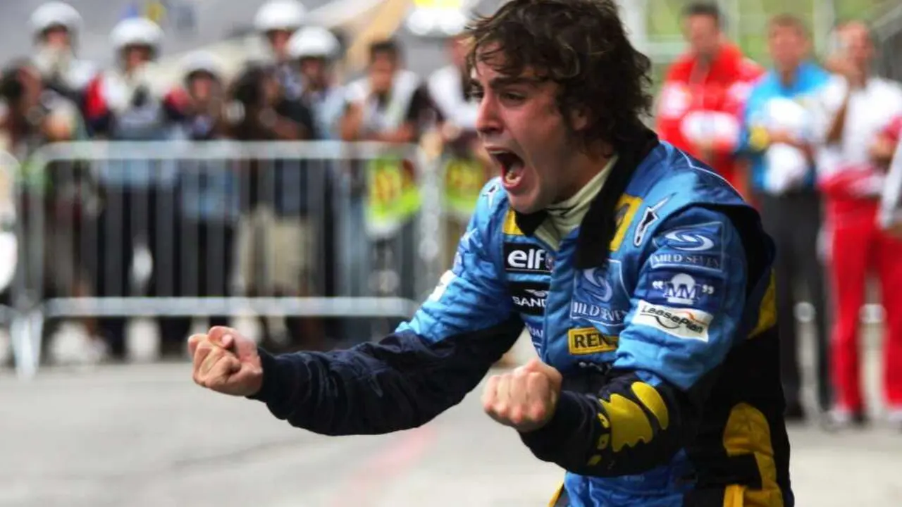 Fernando Alonso celebra su primer t&iacute;tulo mundial en 2005. / X
