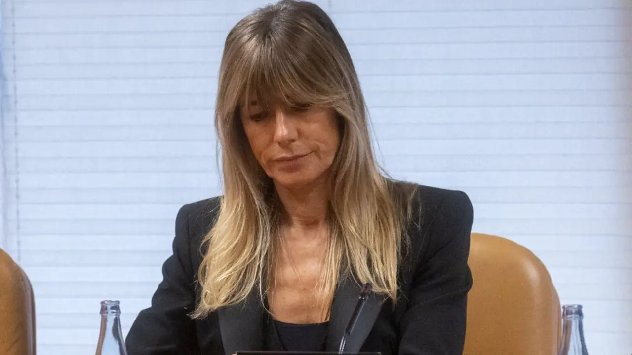 La mujer del presidente del Gobierno, Bego&ntilde;a G&oacute;mez, durante la Comisi&oacute;n de Investigaci&oacute;n. / Eduardo Parra