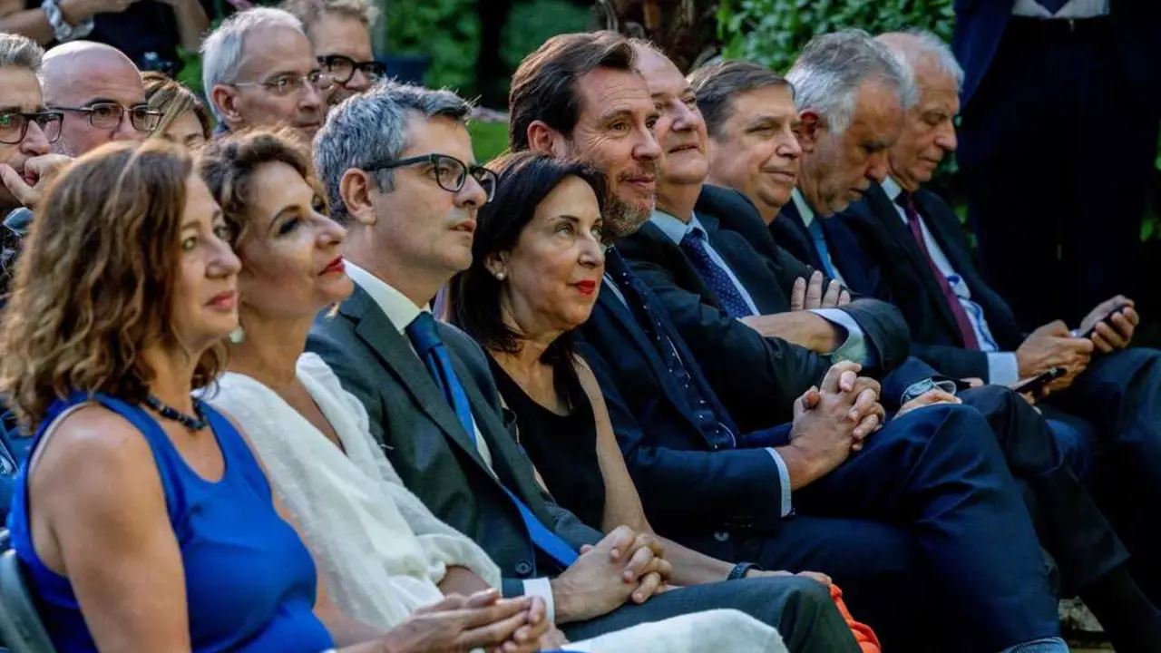 Varios cargos institucionales en primera fila, durante la celebraci&oacute;n de la Diada Nacional de Catalu&ntilde;a. / Ricardo Rubio