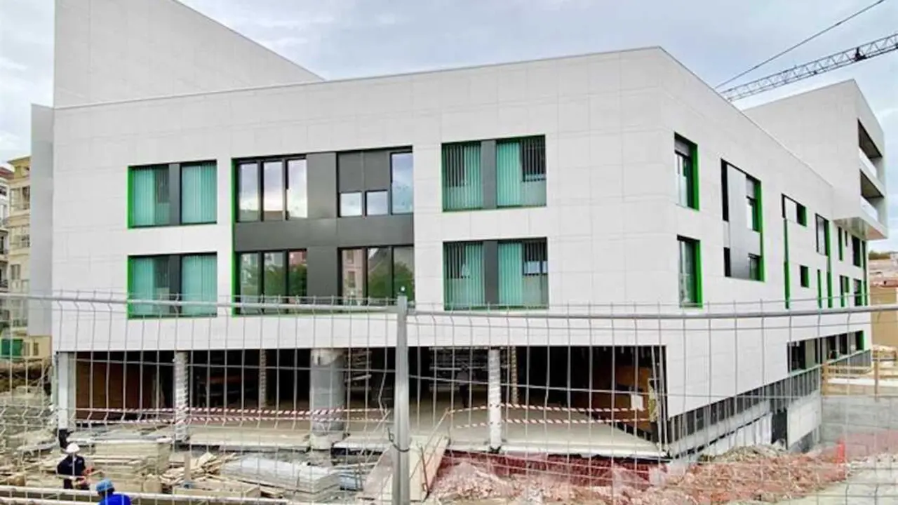 El Gobierno de Cantabria ha comenzado a construir nuevas viviendas de alquiler asequible, como las tres primeras en Orejo, que han registrado una alta demanda. / EP
