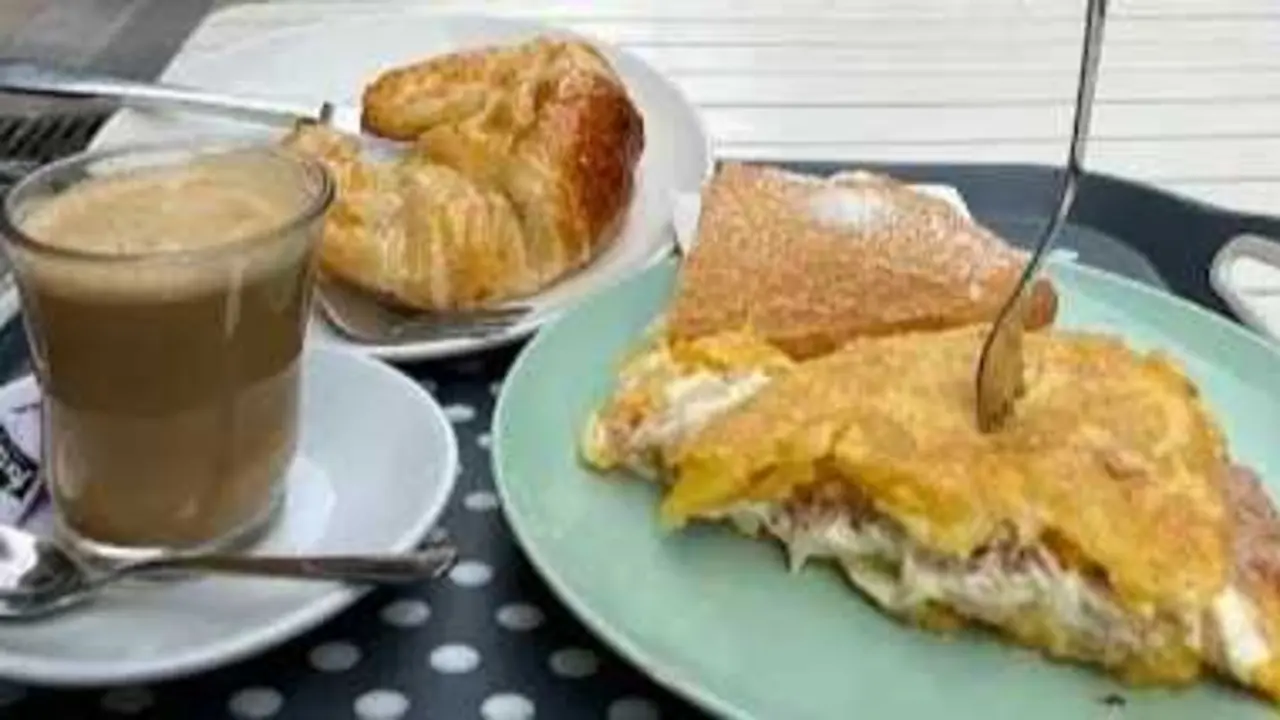 Uno desayuno del local. / A.E