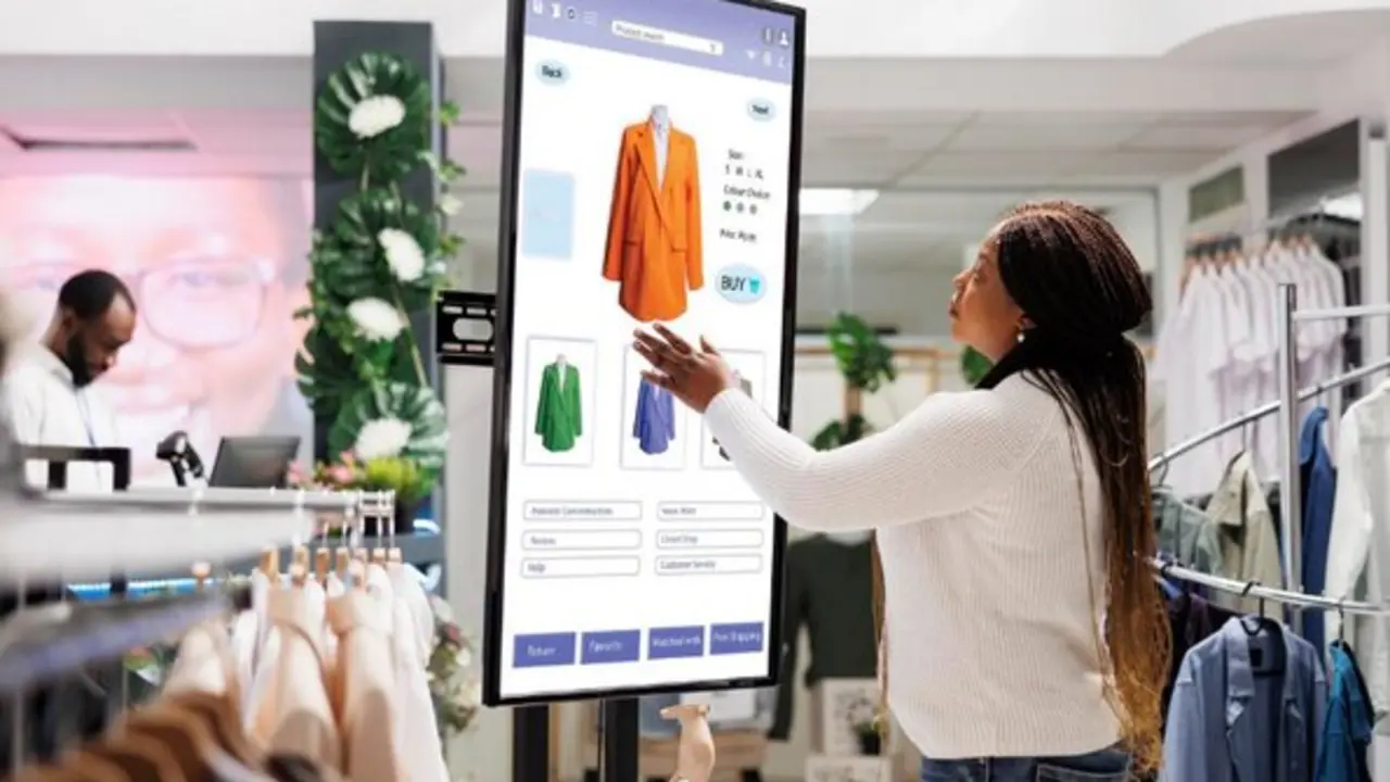 Haz que tu negocio hable en presente con la carteler&iacute;a digital