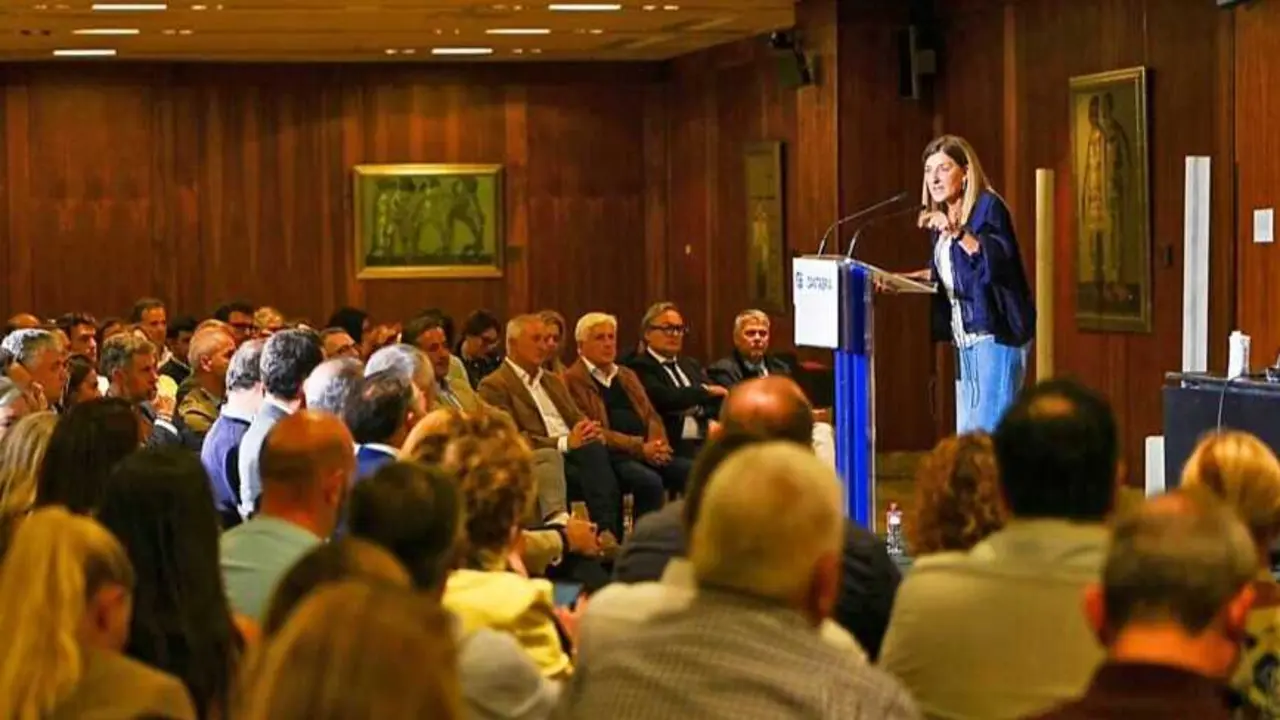 Buruaga durante la celebraci&oacute;n de la Junta Directiva Regional del PP. / A.E.