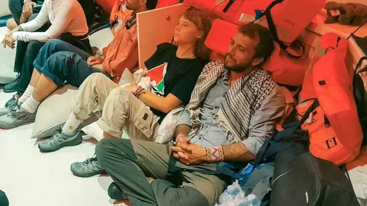 Los activistas, entre ellos espa&ntilde;oles y figuras internacionales, fueron trasladados al puerto de Ashdod. / @IsraelMFA