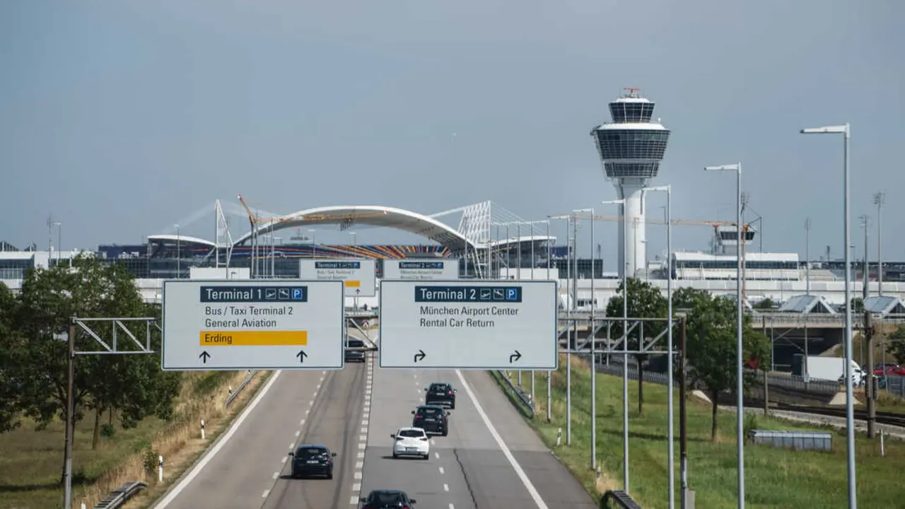 La amenaza se expande: en pocas semanas, aeropuertos de Dinamarca, Noruega, Polonia y ahora M&uacute;nich han tenido que cerrar por drones no identificados. / EP