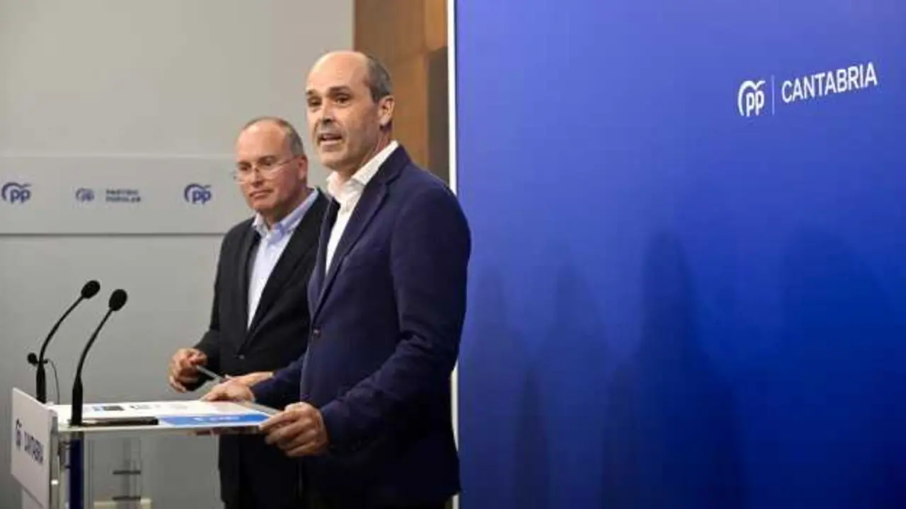 Los &lsquo;populares&rsquo;, Miguel Tellado y Juan Jos&eacute; Alonso. / PP