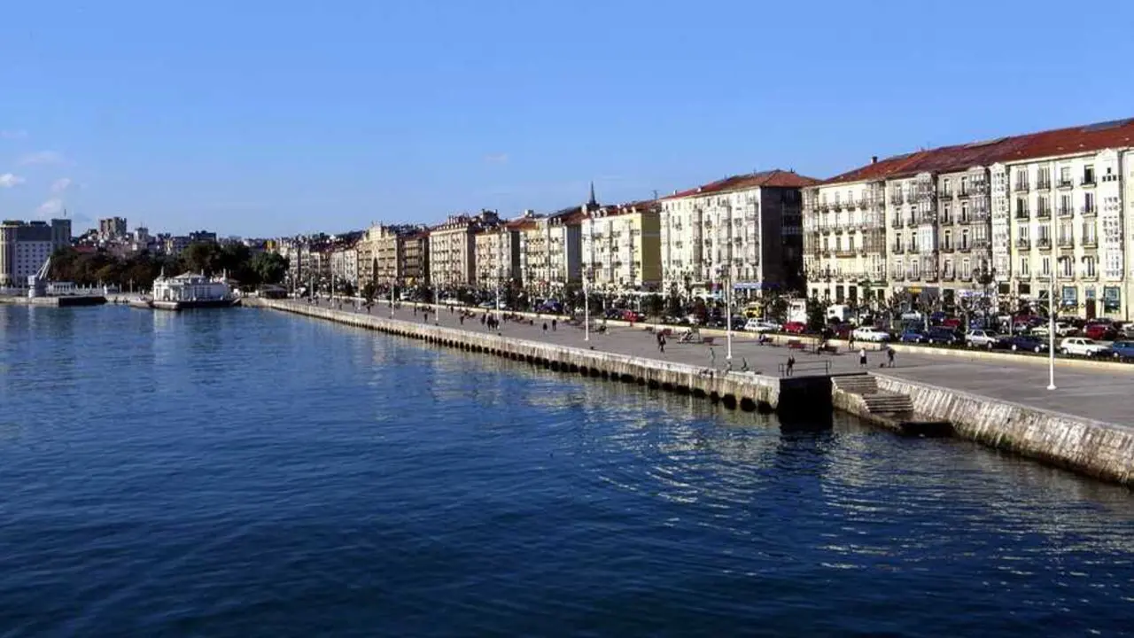 Disfruta de una de las vistas m&aacute;s espectaculares de la ciudad en este paseo tur&iacute;stico que te har&aacute; sentirte como en casa. / A.E