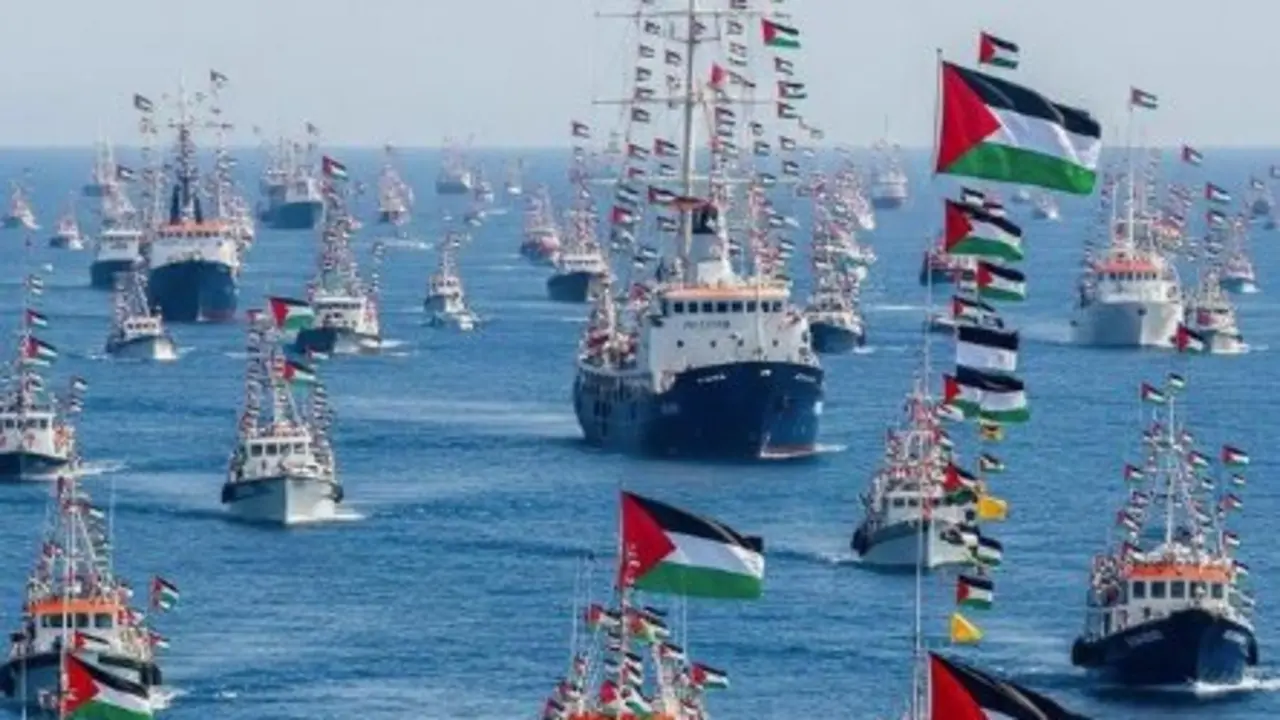 Varios barcos de la flotilla rumbo a Gaza. / @GlobalSumud