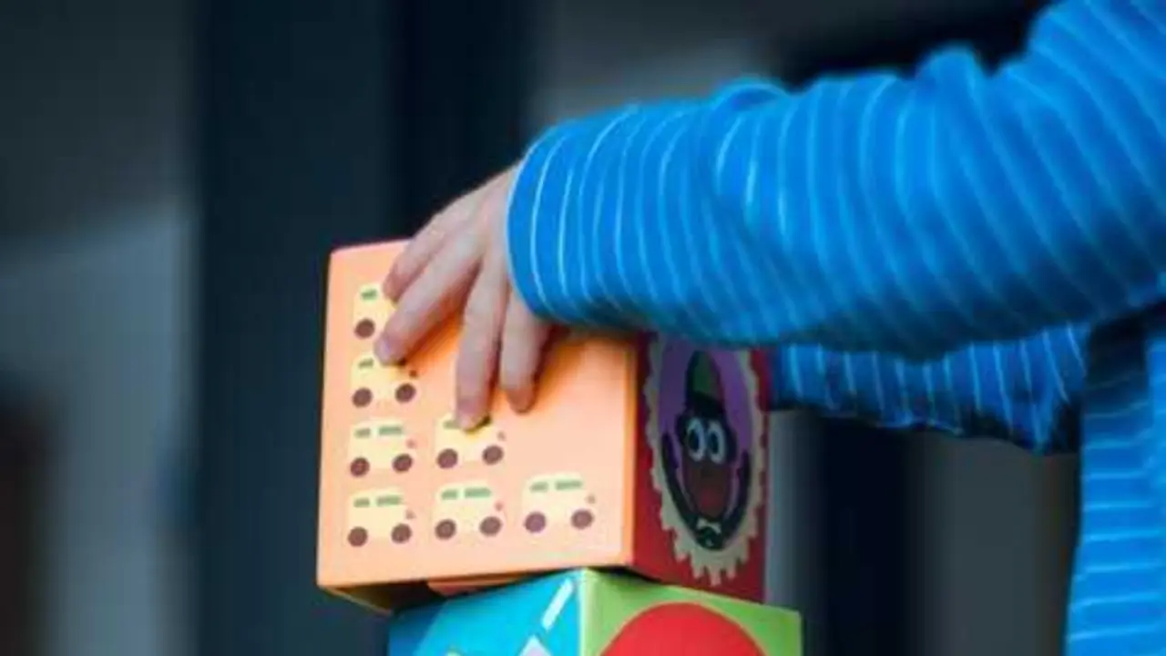 &iquest;Est&aacute;s buscando una manera creativa y efectiva para que tu hijo lea mejor? Los dados visuales son la herramienta educativa que estabas esperando. / A.E
