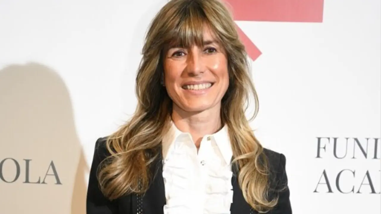 La mujer de Pedro S&aacute;nchez, Bego&ntilde;a G&oacute;mez, durante un evento. / Jos&eacute; Oliva