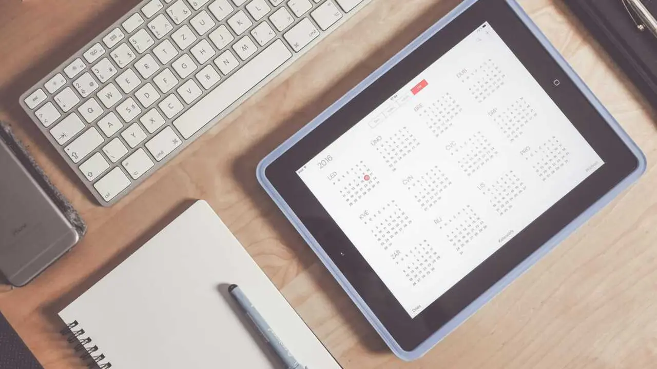 Octubre traer&aacute; una sorpresa en el calendario laboral: el 12 de octubre de 2025 no ser&aacute; festivo en toda Espa&ntilde;a. / A.E