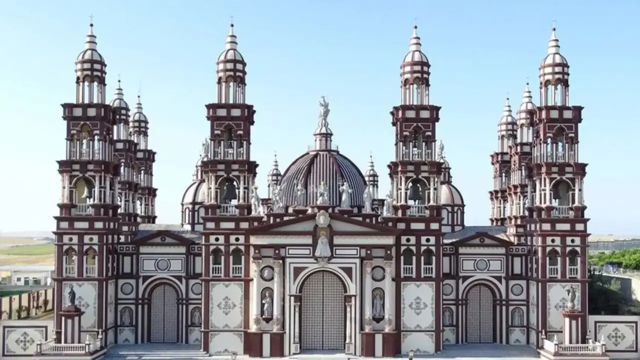La iglesia Palmariana abre sus puertas al p&uacute;blico el 12 de octubre para una procesi&oacute;n. / EP