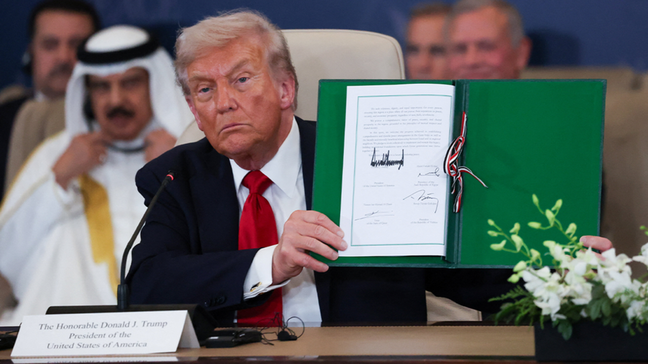 El presidente Donald Trump predijo la paz en el Medio Oriente y agradeci&oacute; a los l&iacute;deres de toda la regi&oacute;n por su ayuda para asegurar un acuerdo de alto el fuego entre Israel y Hamas el lunes.