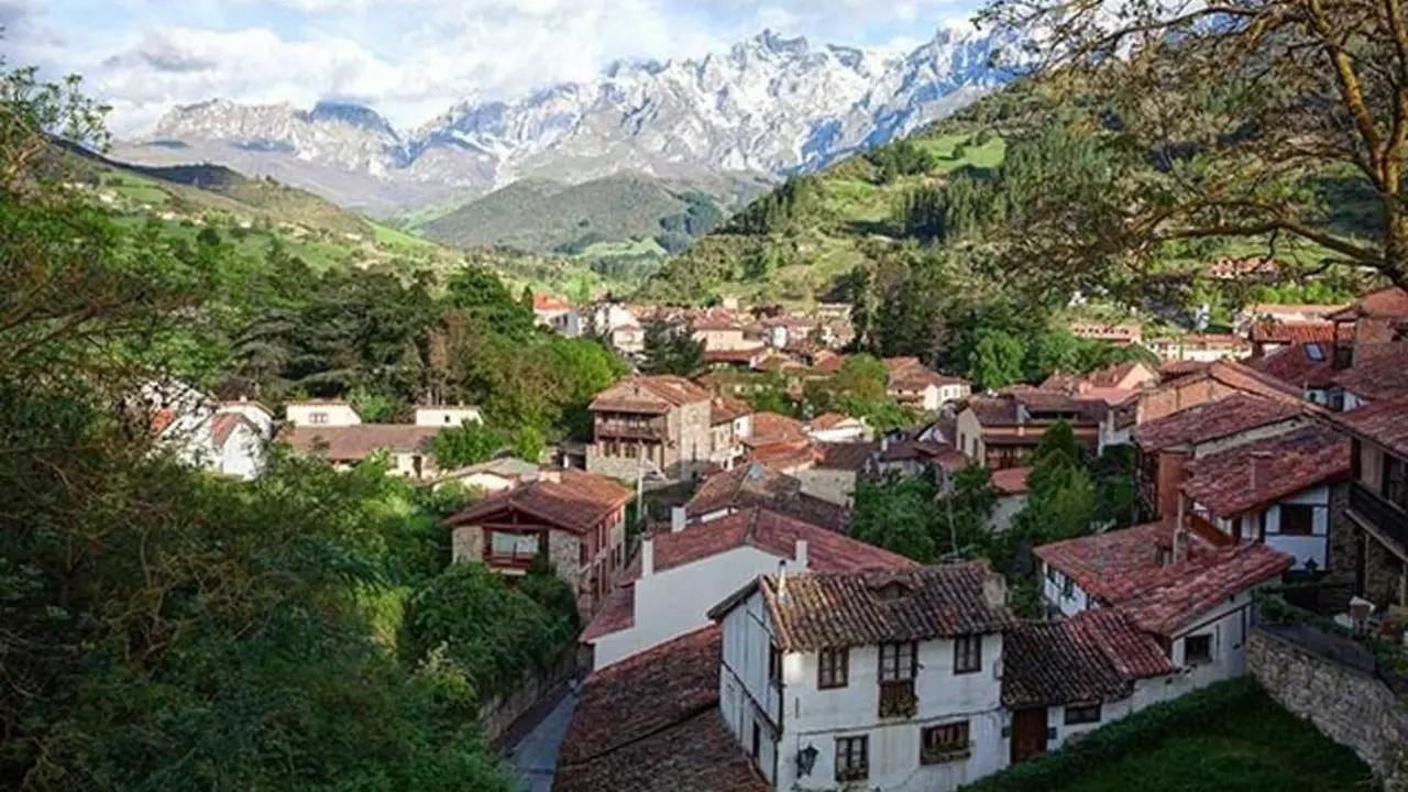 Vista panor&aacute;mica de uno de los rincones de Potes. / EP
