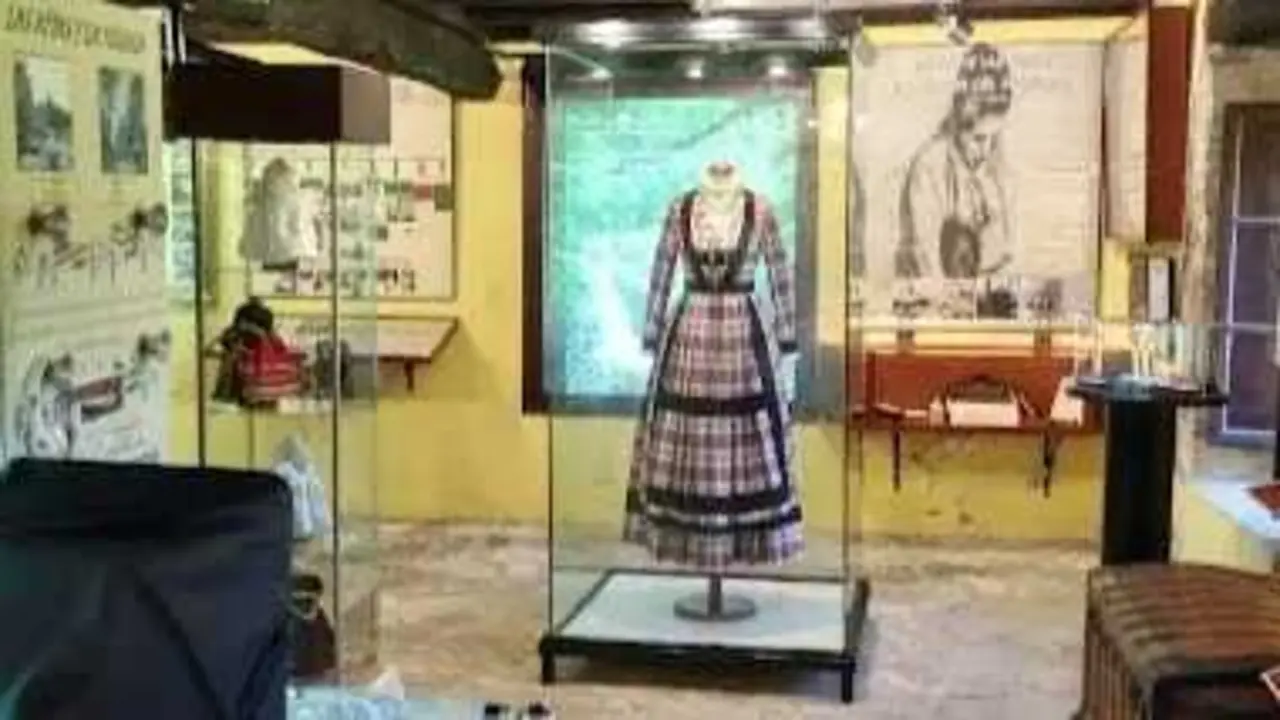 Desde un museo de tortura hasta uno dedicado a las amas de cr&iacute;a pasiegas: Cantabria esconde lugares donde la historia se cuenta de otra manera. / A.E