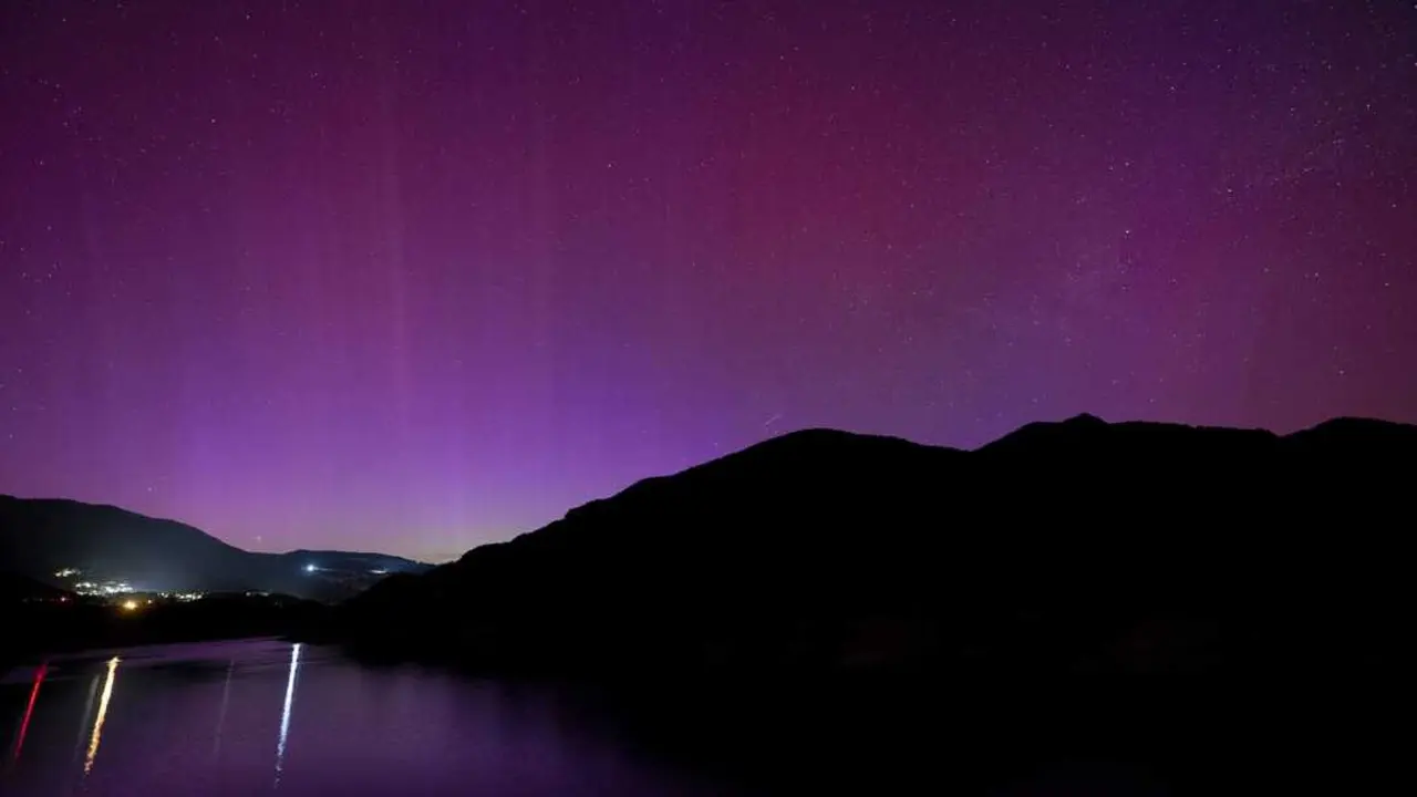 Aurora boreal desde el pantano de la Baells. / EP / Archivo