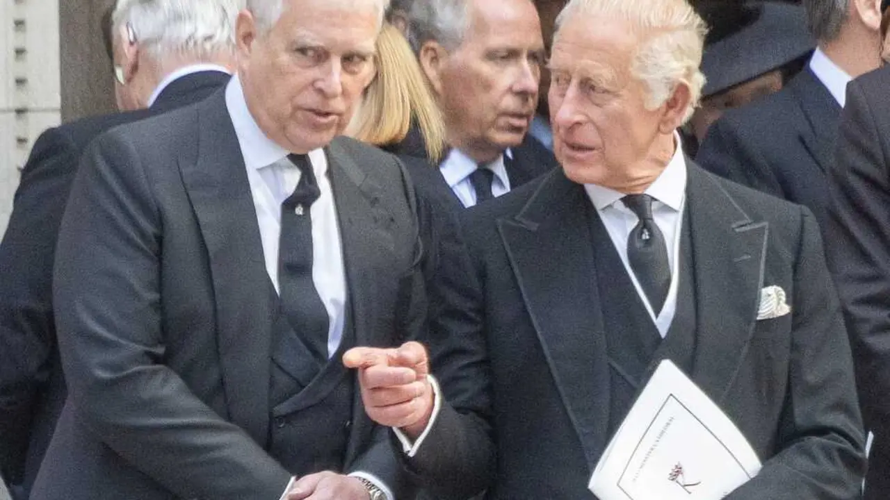 Carlos III ha obligado a Andr&eacute;s a abandonar todos sus t&iacute;tulos honor&iacute;ficos, aunque mantiene el de pr&iacute;ncipe por nacimiento. / EP
