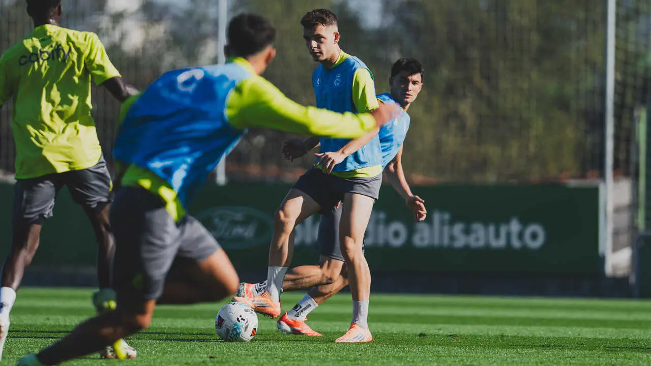 Los jugadores del Racing durante un entrenamiento. / RRC