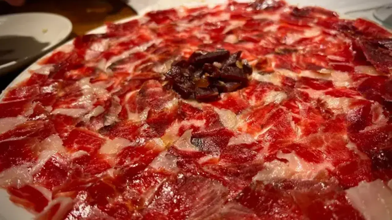 Uno de los platos del Riojano en Santander. / A.E