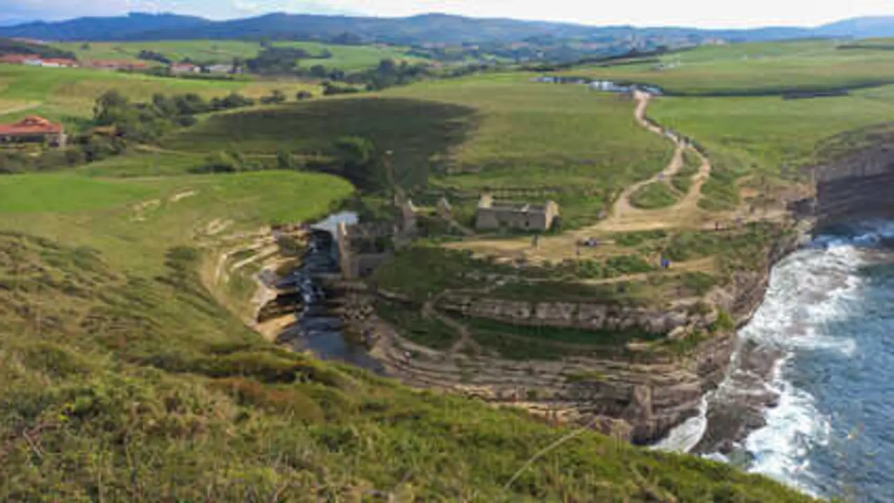 Lugares m&aacute;gicos y poco conocidos de Cantabria que deber&iacute;as visitar al menos una vez. / A.S.P