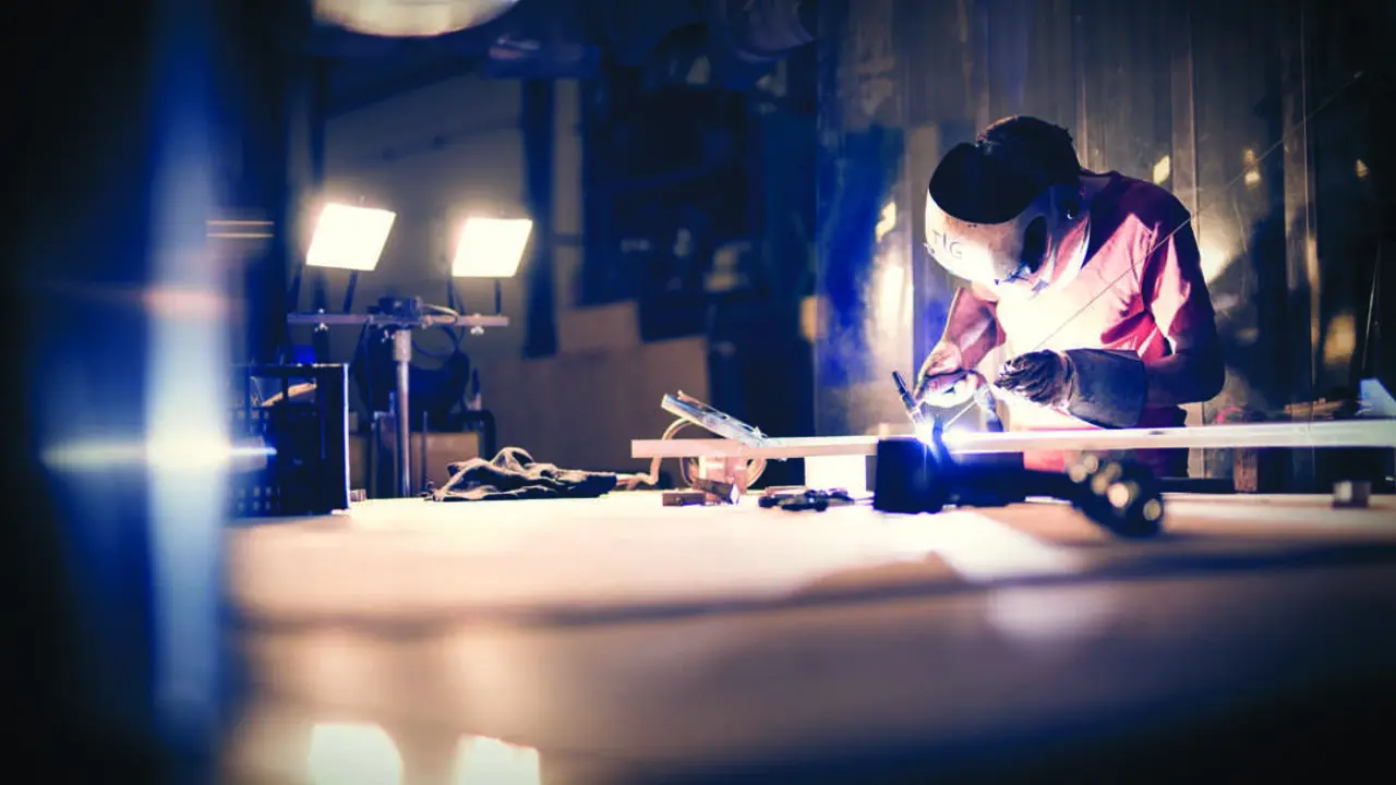 Cantabria mantuvo un ritmo s&oacute;lido hasta junio, pero el freno en la creaci&oacute;n de empleo y la debilidad industrial plantean dudas. / Alerta