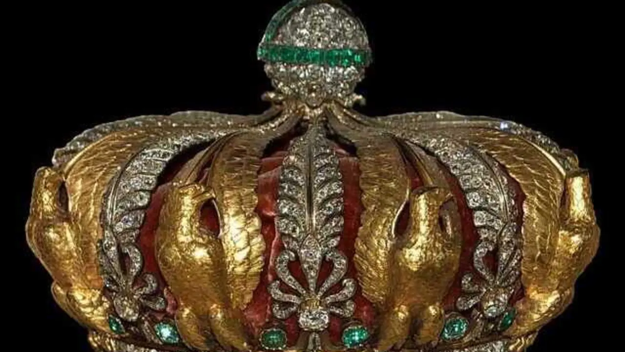 La corona de la emperatriz Eugenia. / X
