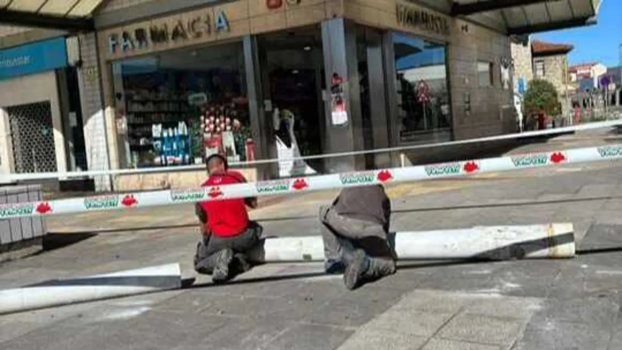 Una de las zonas donde el asfalto no se encuentra en buenas condiciones. / A.E
