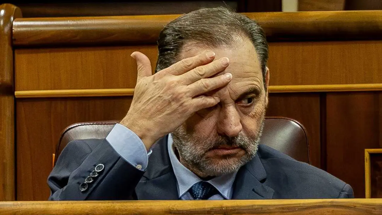 El diputado Jos&eacute; Luis &Aacute;balos durante una sesi&oacute;n plenaria en el Congreso de los Diputados. / Ricardo Rubio