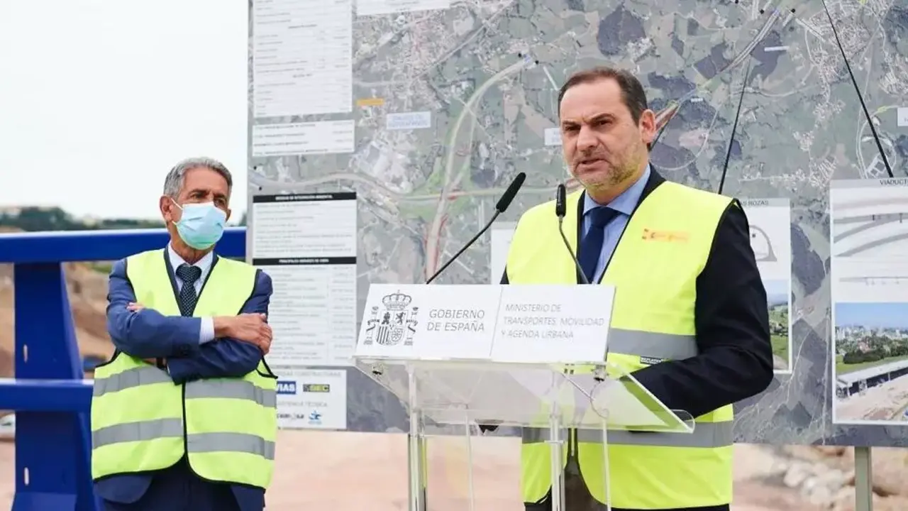 El expresidente de Cantabria, Miguel &Aacute;ngel Revilla y Jos&eacute; Luis &Aacute;valos.