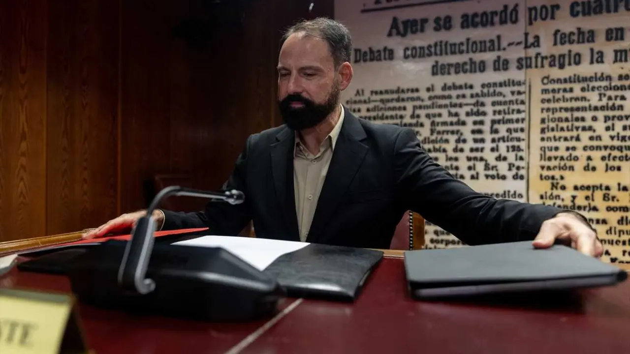 El exgerente del Partido Socialista Obrero Espa&ntilde;ol (PSOE) y Presidente de ENUSA, Mariano Moreno Pav&oacute;n, comparece ante la comisi&oacute;n sobre el caso Koldo. / Eduardo Parra