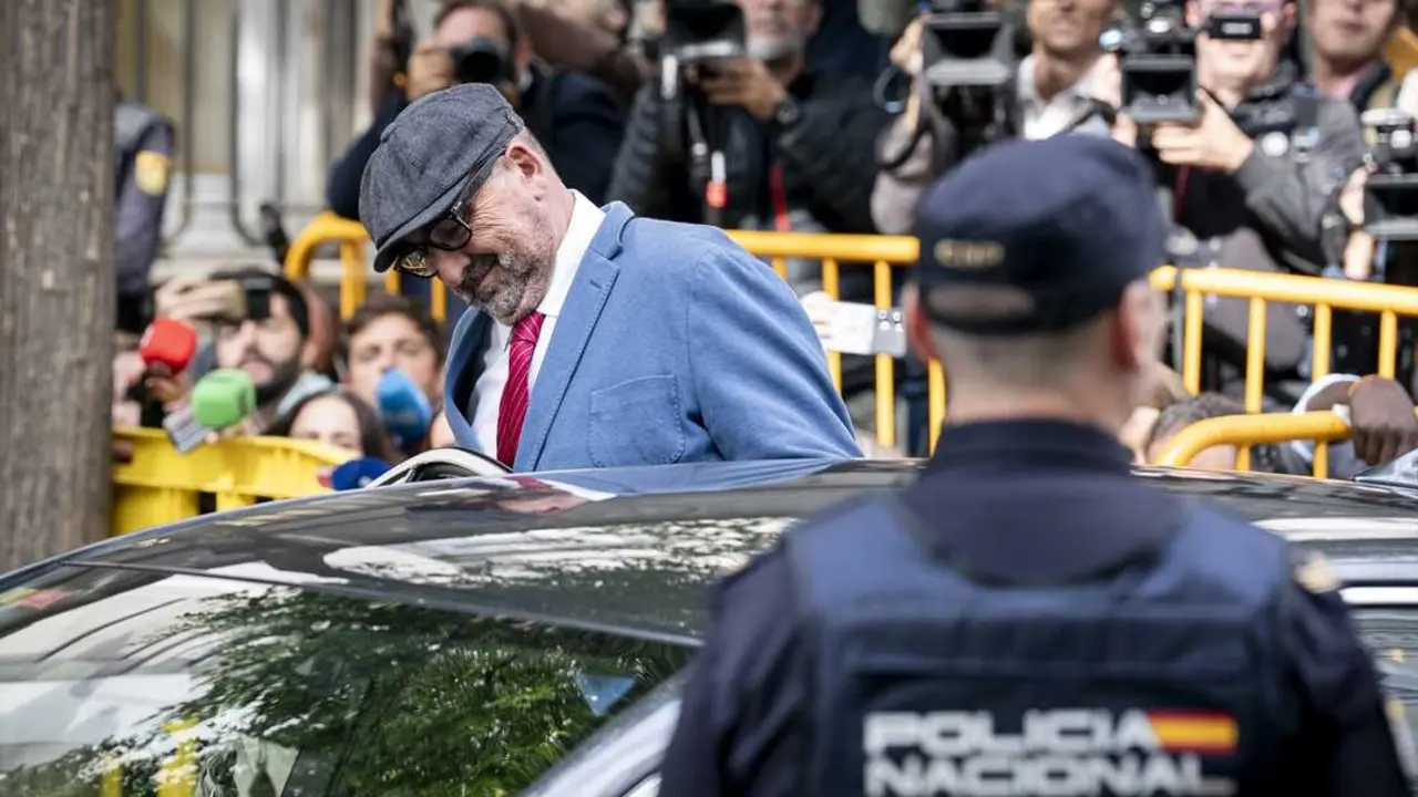 El exasesor ministerial Koldo Garc&iacute;a a su llegada al Tribunal Supremo. / A. P&eacute;rez Meca
