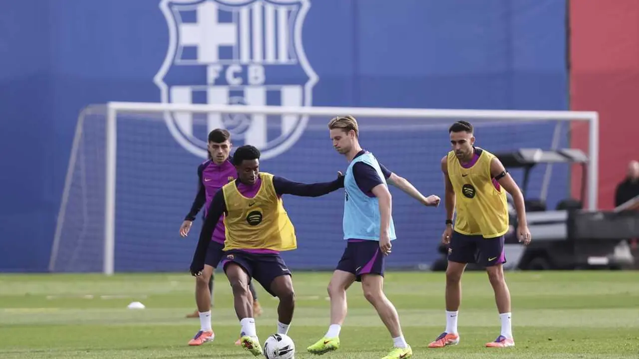 Pedri, Frenkie de Jong, Alejandro Balde y Eric Garcia durante un entrenamiento. / EP