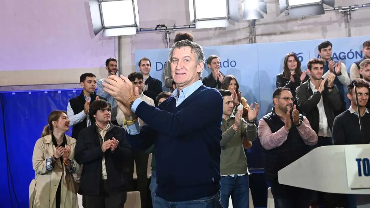 El presidente del Partido Popular, Alberto N&uacute;&ntilde;ez Feij&oacute;o, interviene en el acto por el D&iacute;a del Afiliado del PP de Arag&oacute;n. / Ram&oacute;n Comet