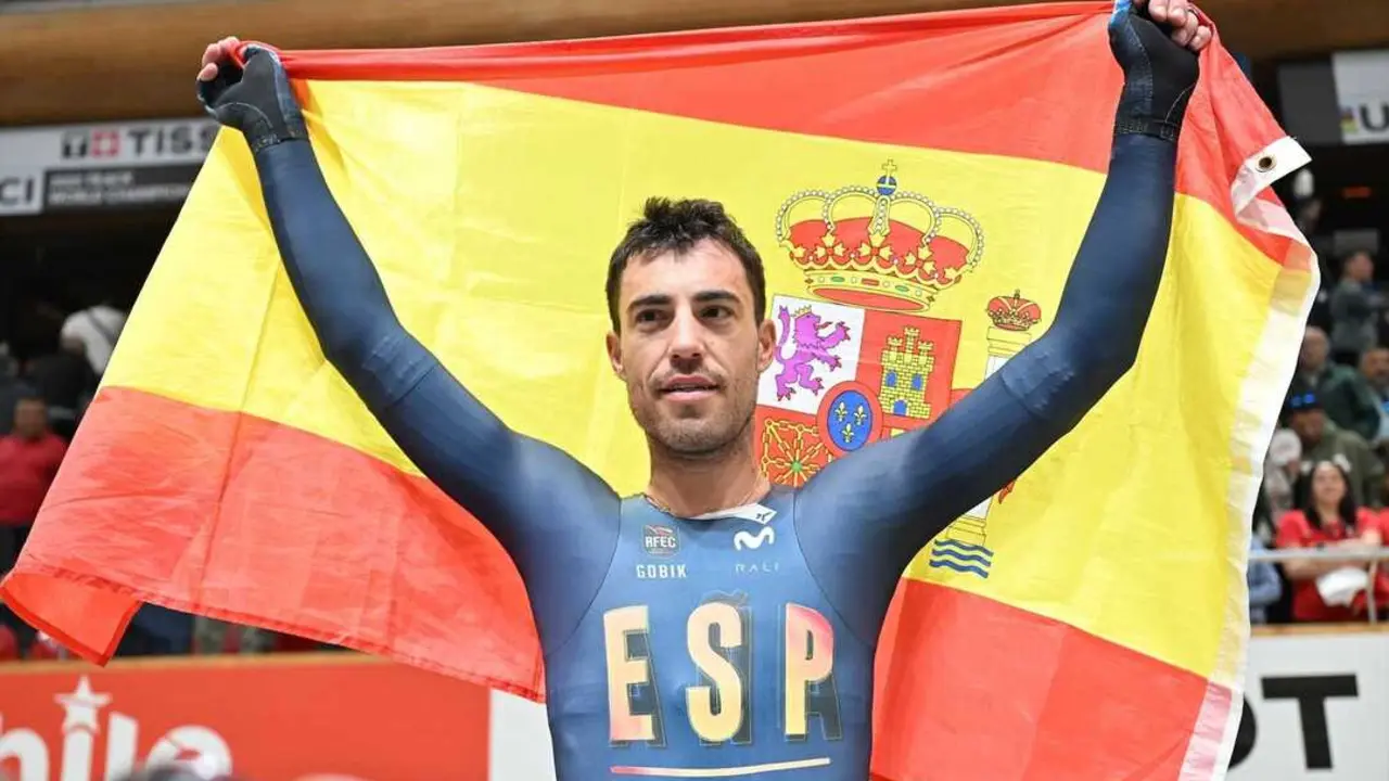 El ciclista espa&ntilde;ol Albert Torres tras proclamarse campe&oacute;n del mundo de omnium. / RFEC