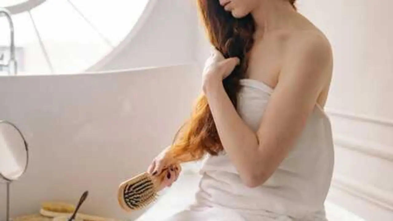 Si tu cabello se cae m&aacute;s de lo normal, est&aacute; sin brillo o demasiado graso, puede que no sea un problema est&eacute;tico. / A.E