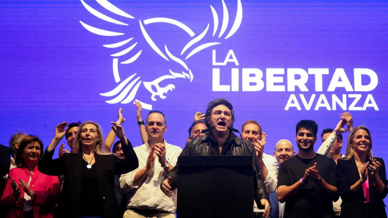 Con m&aacute;s del 90% de mesas escrutadas, La Libertad Avanza arrasa en las legislativas 2025. El partido del presidente Javier Milei obtiene el 40,84% de los votos a nivel nacional y gana en 16 provincias.