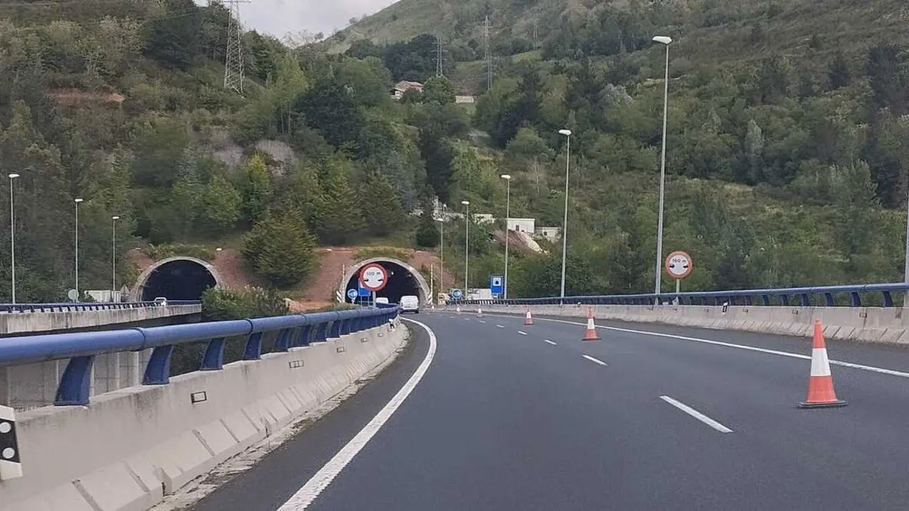 Obras de modernizaci&oacute;n de los t&uacute;neles de Gedo y Pedredo. / A.C.