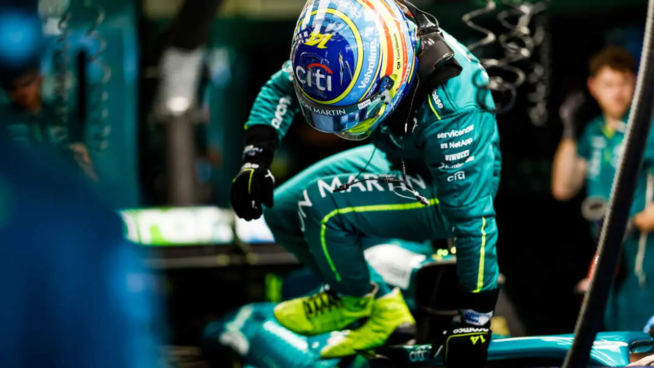Fernando Alonso sigue siendo el gran referente en pista para Aston Martin. / EP