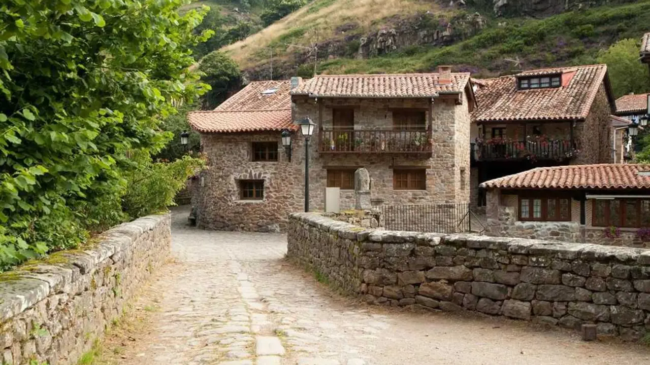 Un recorrido entre valles, r&iacute;os y paisajes que parecen sacados de una postal. / EP