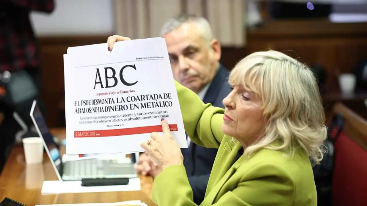 La senadora Mar&iacute;a Mar Caballero Mart&iacute;nez durante la Comisi&oacute;n de Investigaci&oacute;n sobre el 'caso Koldo', en el Senado. / Eduardo Parra