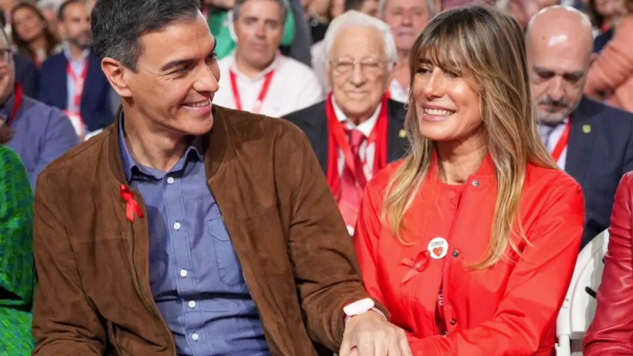 El Presidente del Gobierno, Pedro S&aacute;nchez, y su esposa Bego&ntilde;a G&oacute;mez. / Francisco J. Olmo