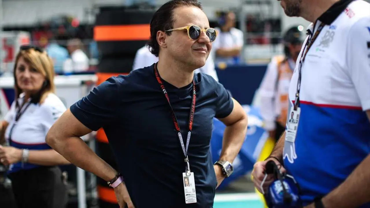 El expiloto brasile&ntilde;o Felipe Massa, durante un circuito de F1. / EP