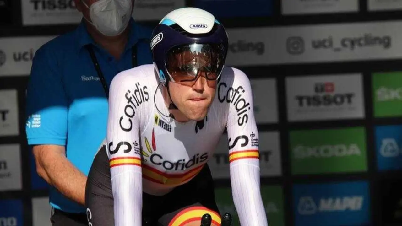 El ciclista espa&ntilde;ol Oier Lazkano (Movistar Team) en una contrarreloj. / RFEC