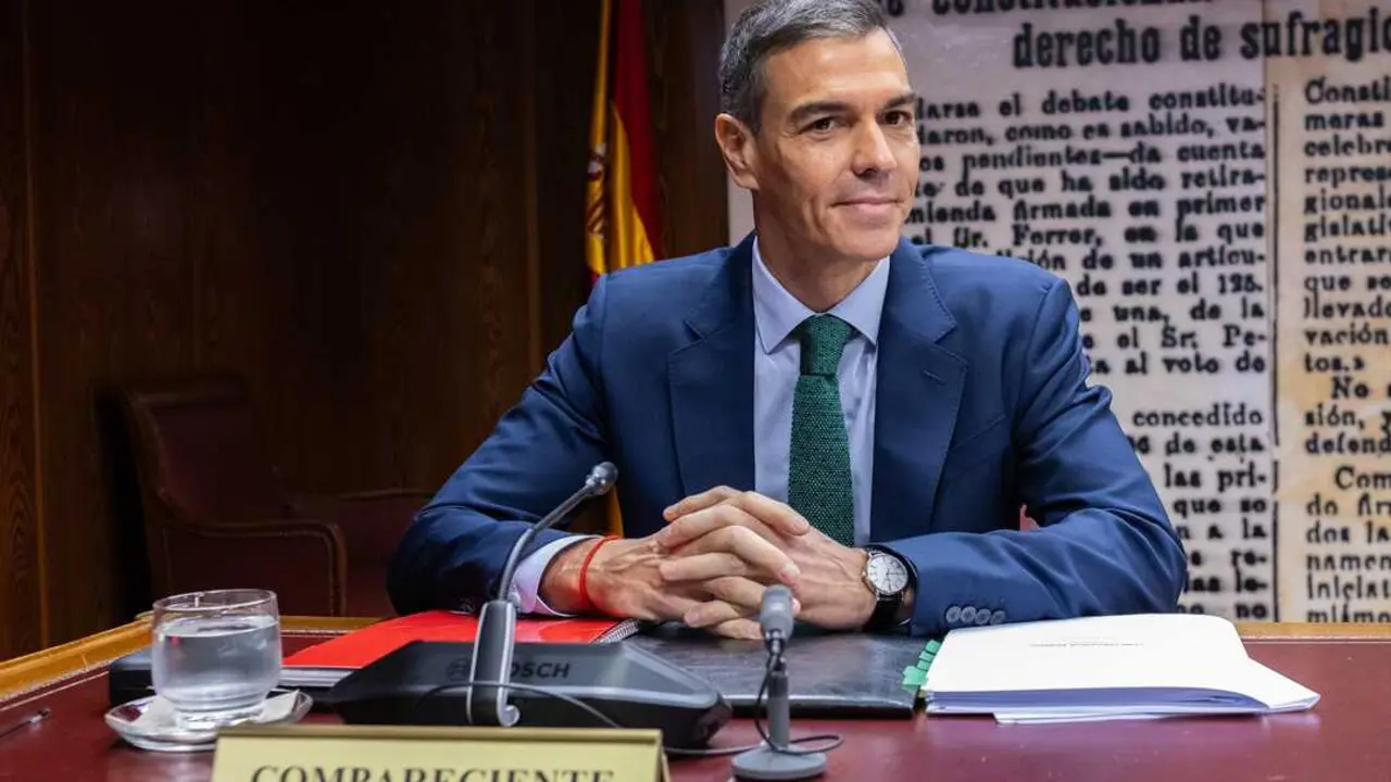El presidente del Gobierno, Pedro S&aacute;nchez, a su llegada a la Comisi&oacute;n de Investigaci&oacute;n sobre el 'caso Koldo'. / Ananda Manj&oacute;n