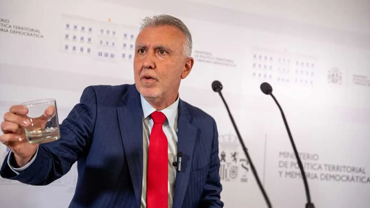 El ministro de Pol&iacute;tica Territorial y Memoria Democr&aacute;tica, &Aacute;ngel V&iacute;ctor Torres, comparece en rueda de prensa. / Gabriel Luengas