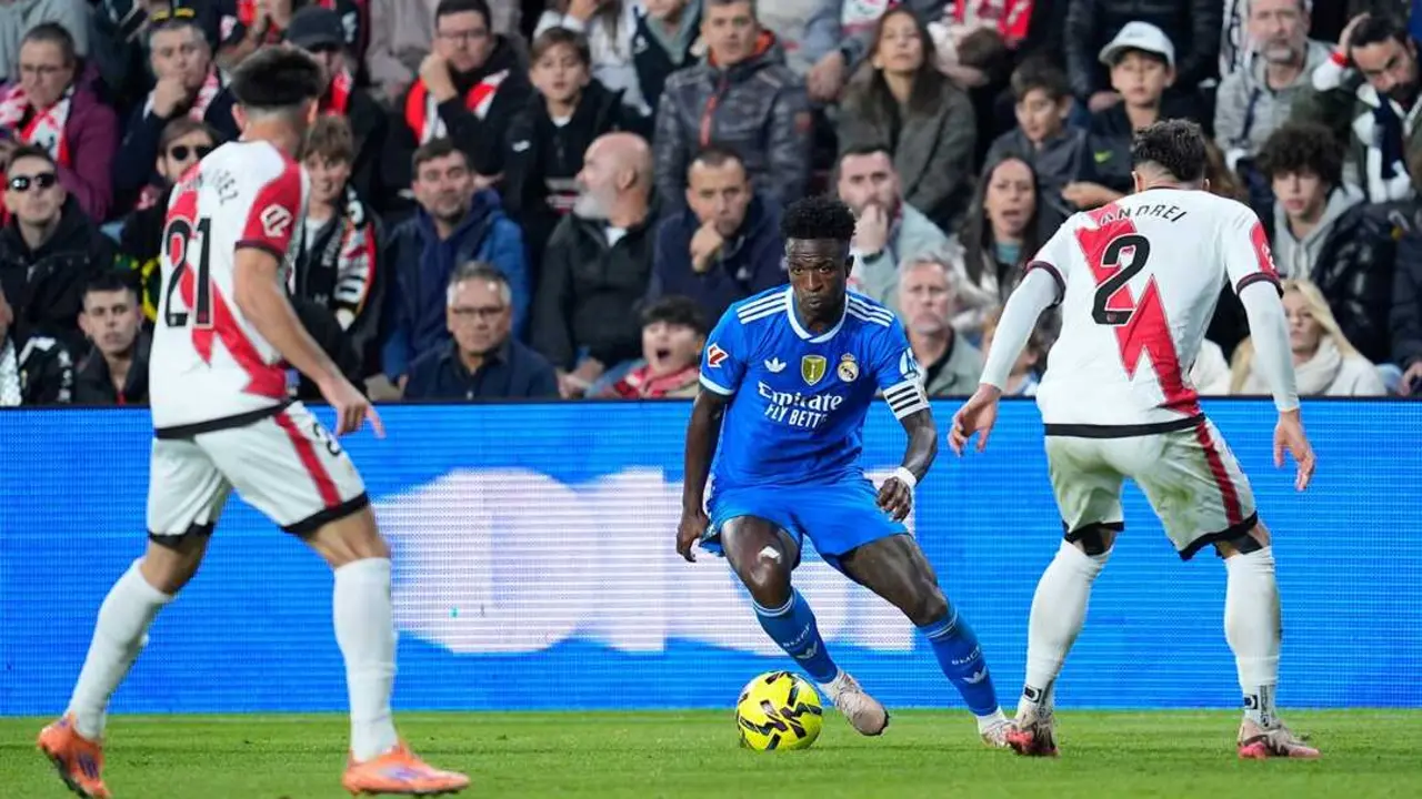 Vinicius durante el partido ante el Rayo. / EP