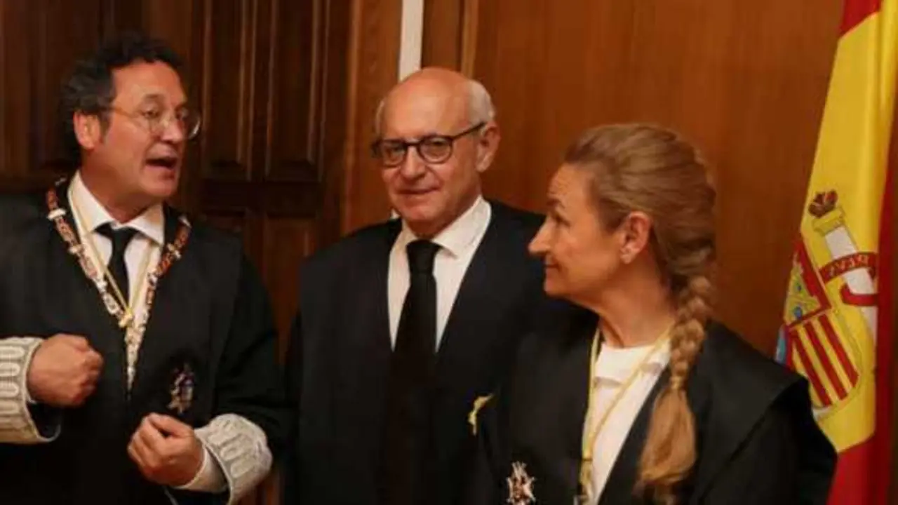 El Fiscal General del Estado, &Aacute;lvaro Garc&iacute;a Ortiz; el fiscal superior de Galicia, Fernando Suanzes y la fiscal jefa inspectora de la Inspecci&oacute;n Fiscal de la Fiscal&iacute;a General del Estado, Mar&iacute;a Antonia Sanz Gaite. / archivo / ep