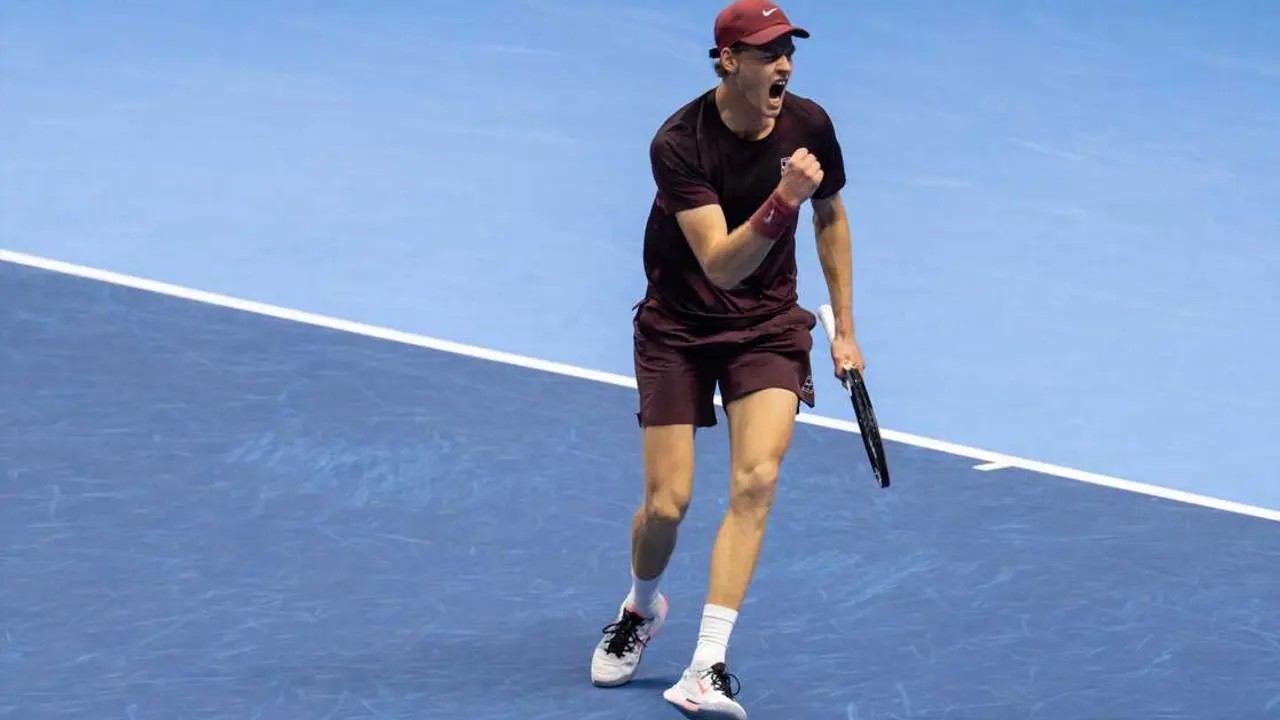 El tenista italiano, Jannik Sinner, durante su partido en las ATP Finals. / Jon Buckle